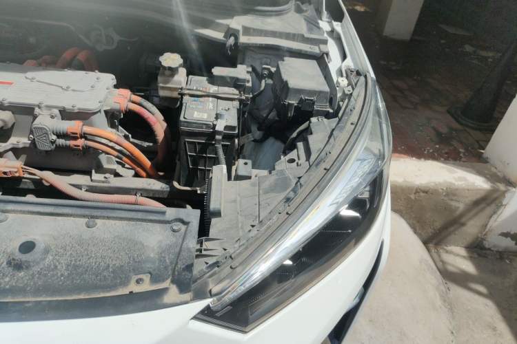 Used SOL E50A 2021 Enjoy Travel Edition Engine Bay Left