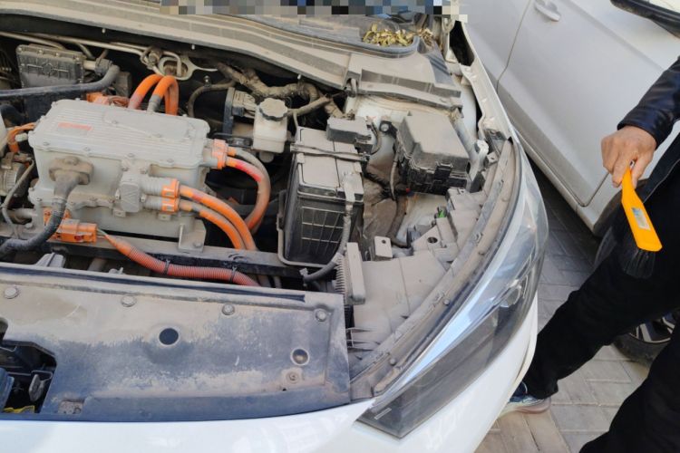 Used SOL E50A 2021 Deluxe Edition Engine Bay Left
