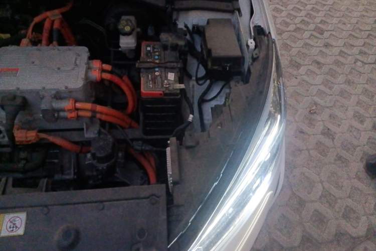 Used SOL E50A 2021 Deluxe Edition Engine Bay Left