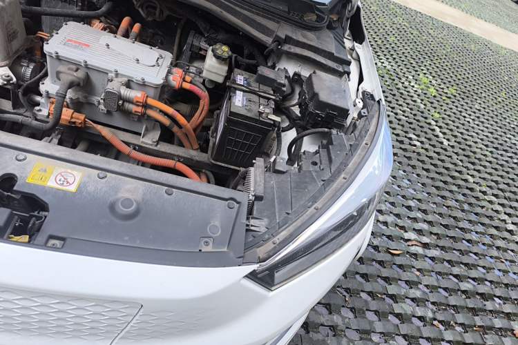 Used SOL E50A 2021 Deluxe Edition Engine Bay Left