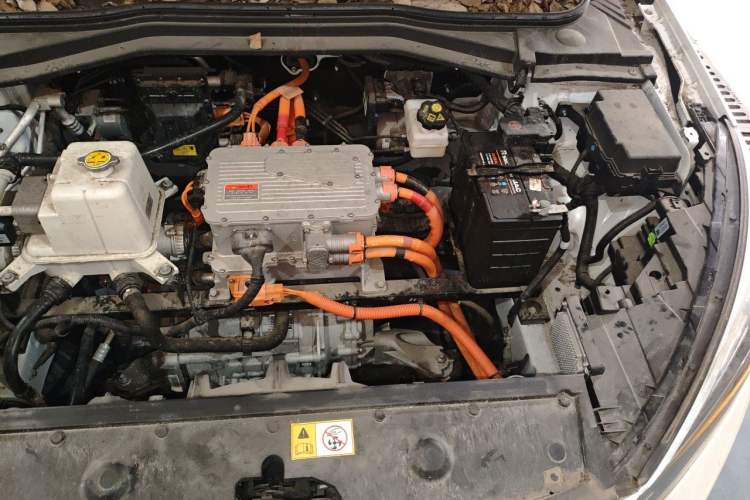 Used SOL E50A 2021 Deluxe Edition Engine Bay Left