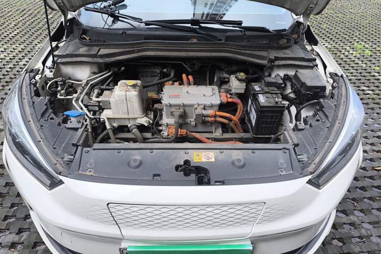 Used SOL E50A 2021 Deluxe Edition Engine Bay