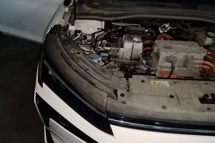 Used SOL E50A 2021 Deluxe Edition Engine Bay Right