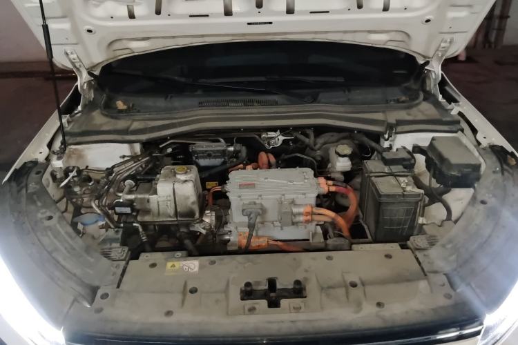 Used SOL E50A 2021 Deluxe Edition Engine Bay
