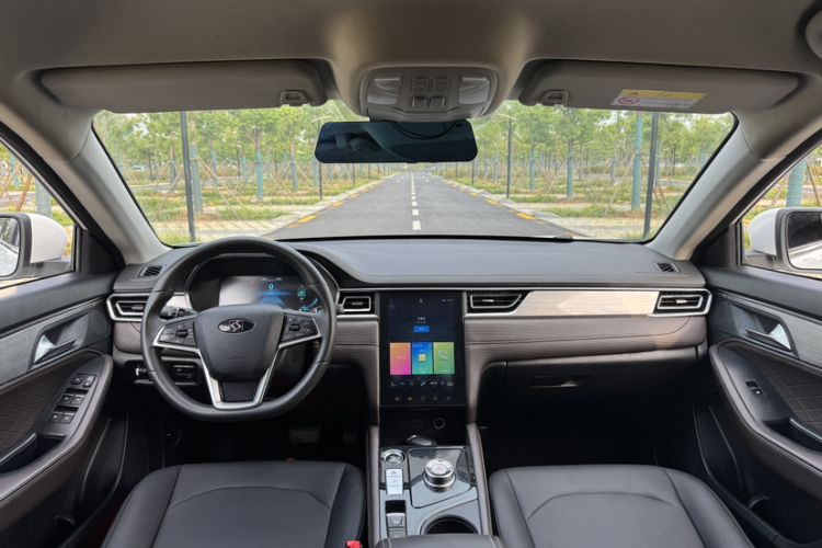 Used SOL E50A 2021 Deluxe Edition Interior 1