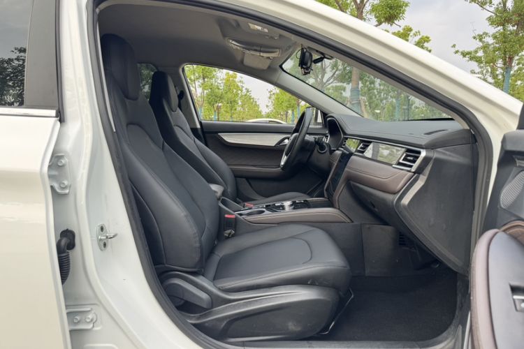 Used SOL E50A 2021 Deluxe Edition Interior 3