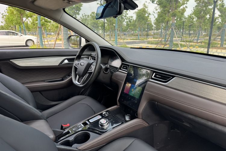 Used SOL E50A 2021 Deluxe Edition Interior 5