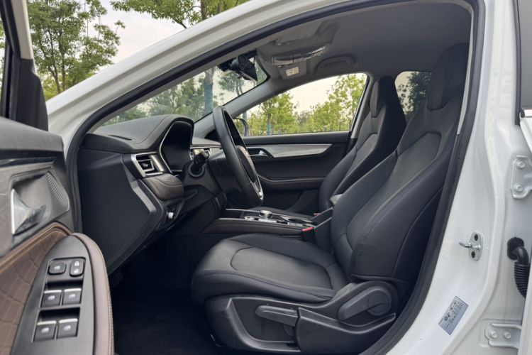 Used SOL E50A 2021 Deluxe Edition Interior 6