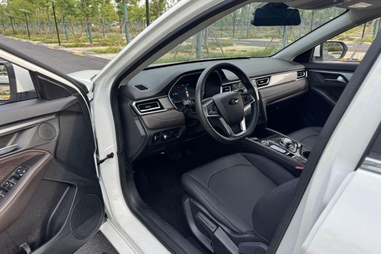 Used SOL E50A 2021 Deluxe Edition Interior 7
