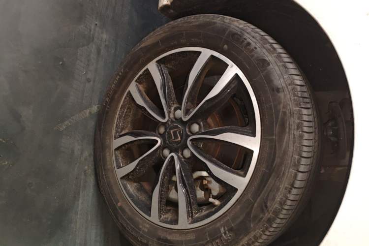 Used SOL E50A 2021 Deluxe Edition Right Front Wheel Hub