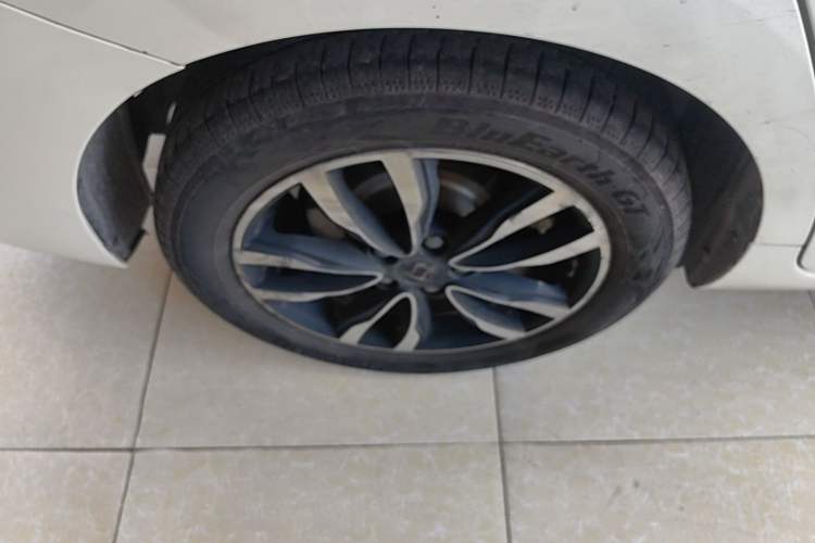 Used SOL E50A 2021 Deluxe Edition Right Rear Wheel Hub
