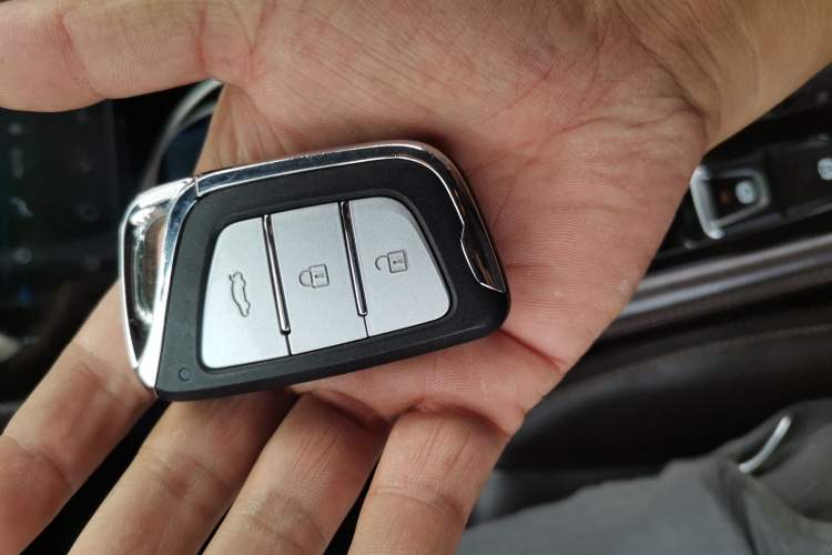 Used SOL E50A 2021 Travel Edition Vehicle Key