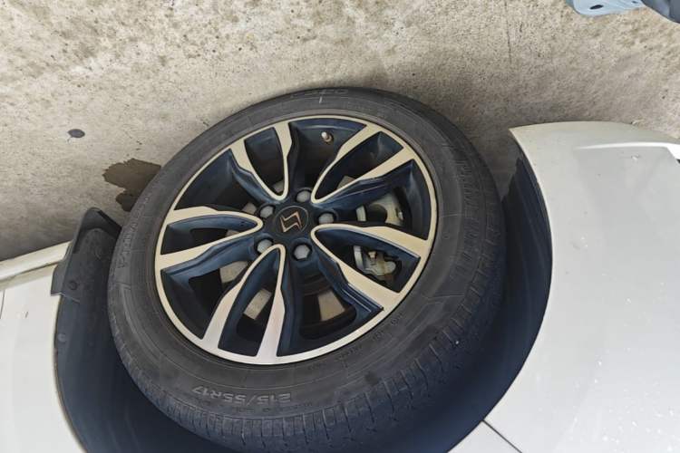 Used SOL E50A 2022 Travel Edition Left Front Wheel Hub