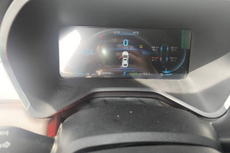 Used SOL E50A 2022 Travel Edition Odometer Close Up