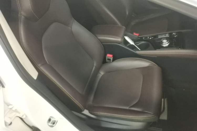 Used SOL E50A 2022 Travel Edition Right Front Seat