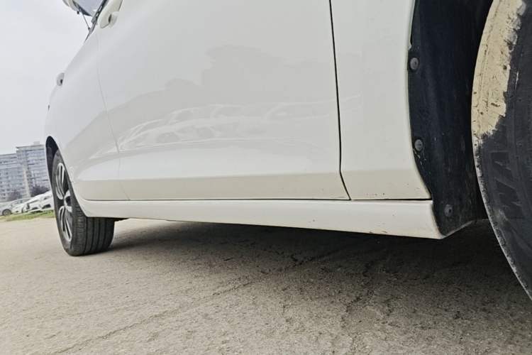 Used SOL E50A 2022 Official Edition Right Side Sill
