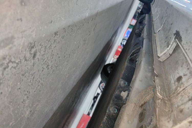 Used SOL E50A 2022 Travel Edition Right Side Sill