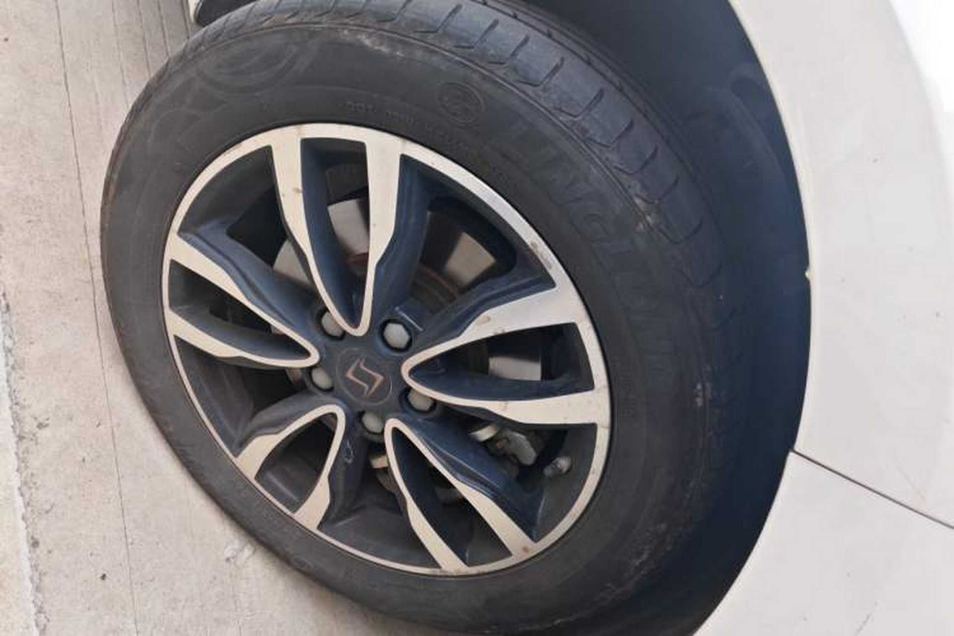 Used SOL E50A Pro 2022 Travel Edition 460 Right Front Wheel Hub
