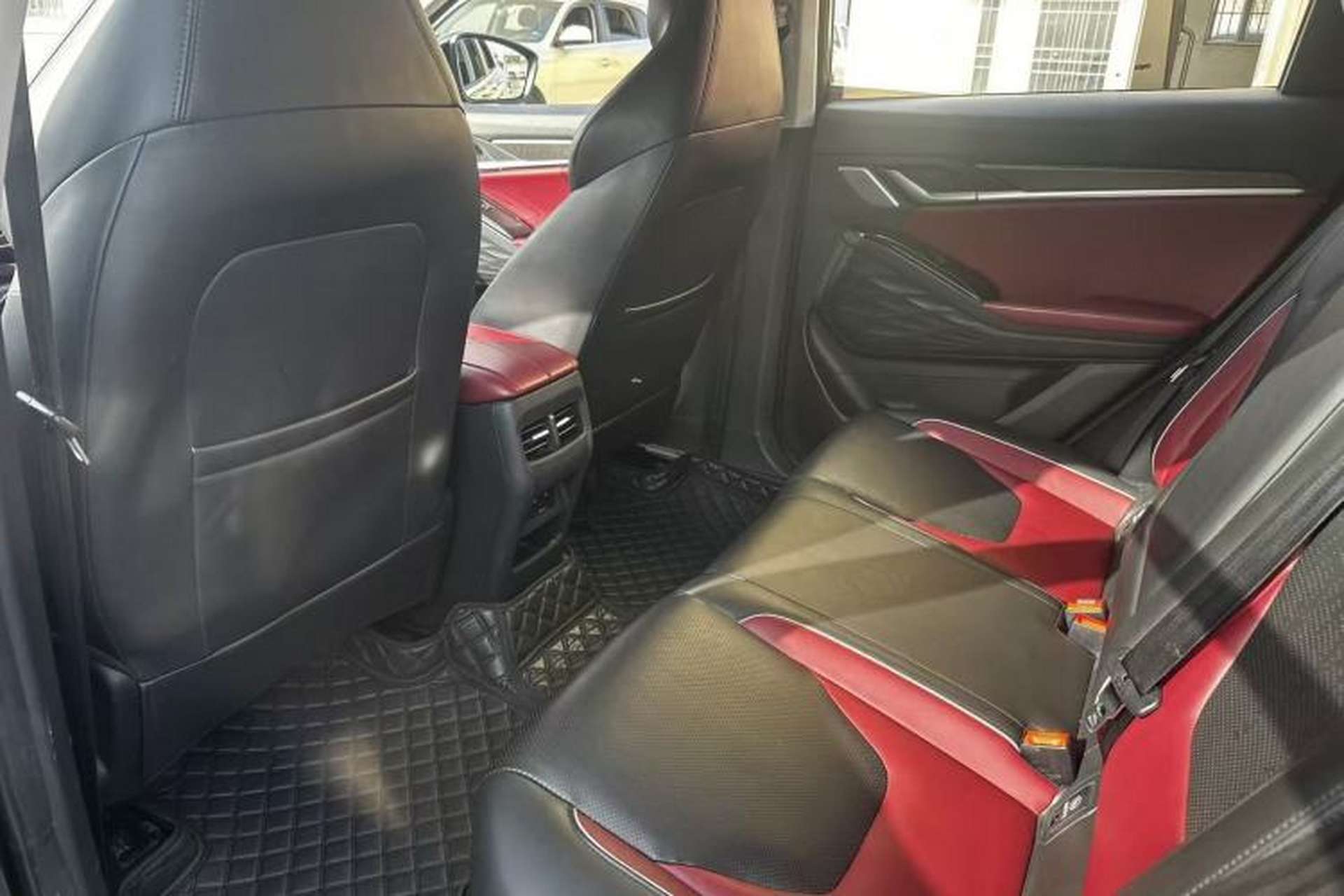 Used SOL QX 2021 300T DCT Prestige Smart Connectivity Version Interior 4