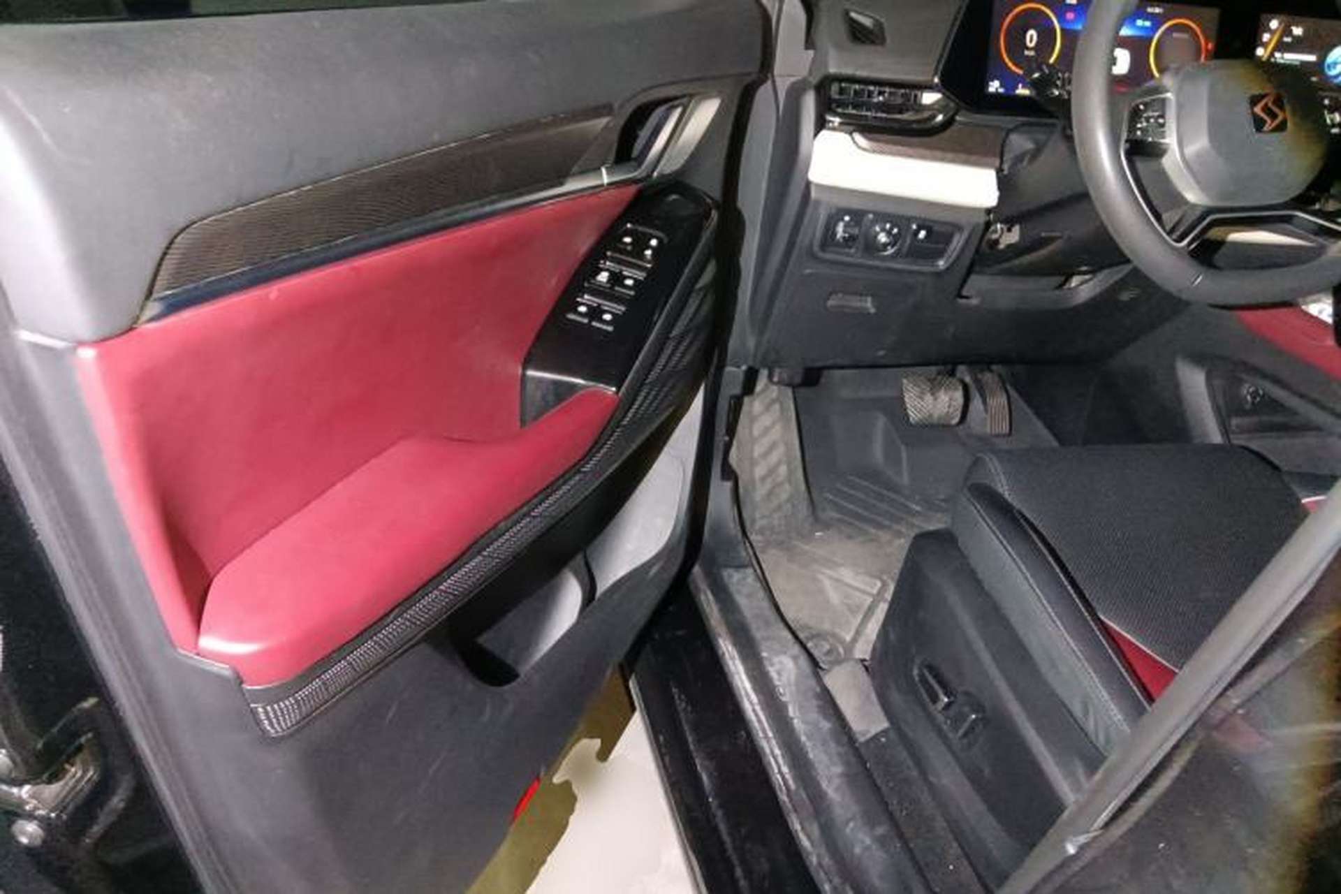 Used SOL QX 2021 300T DCT Prestige Smart Connectivity Version Driver Seat