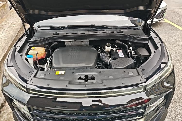 Used SOL QX 2021 300T DCT Prestige Smart Connectivity Version Engine Bay