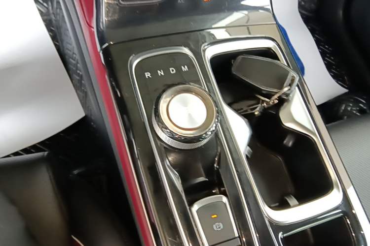 Used SOL QX 2021 300T DCT Prestige Smart Connectivity Version Gear Lever