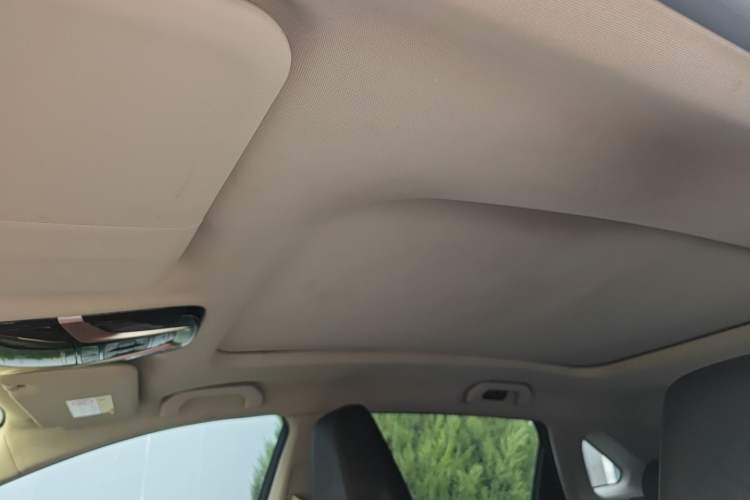 Used SOL QX 2021 300T DCT Prestige Smart Connectivity Version Headliner