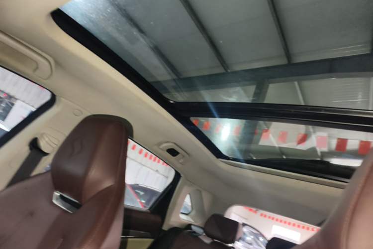 Used SOL QX 2021 300T DCT Deluxe Smart Connectivity Version Headliner