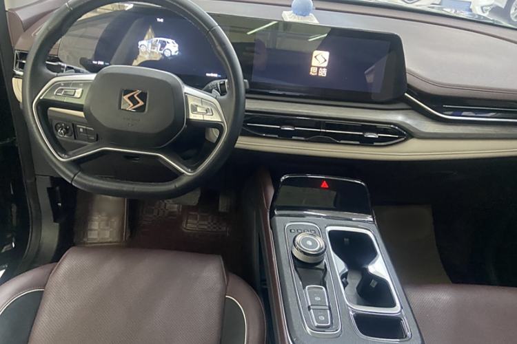 Used SOL QX 2021 300T DCT Prestige Smart Connectivity Version Interior 2