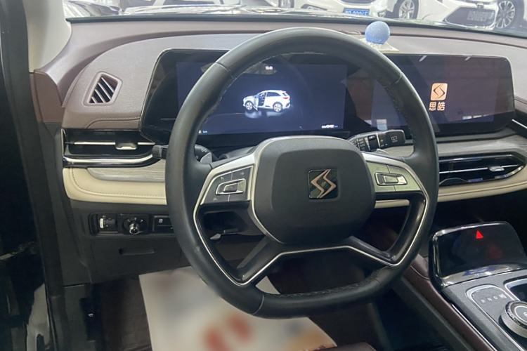 Used SOL QX 2021 300T DCT Prestige Smart Connectivity Version Interior 3