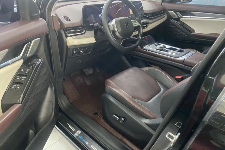 Used SOL QX 2021 300T DCT Prestige Smart Connectivity Version Interior 4