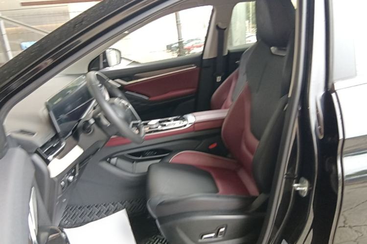 Used SOL QX 2021 300T DCT Prestige Smart Connectivity Version Left Front Seat