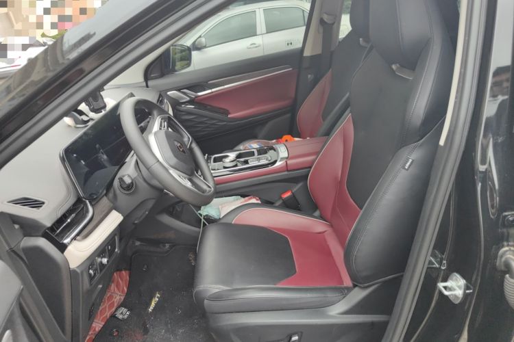 Used SOL QX 2021 300T DCT Prestige Smart Connectivity Version Left Front Seat