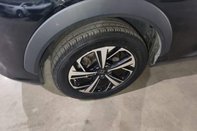 Used SOL QX 2021 300T DCT Deluxe Smart Connectivity Version Left Front Wheel Hub