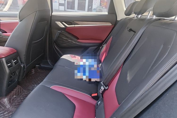Used SOL QX 2021 300T DCT Prestige Smart Connectivity Version Left Rear Seat