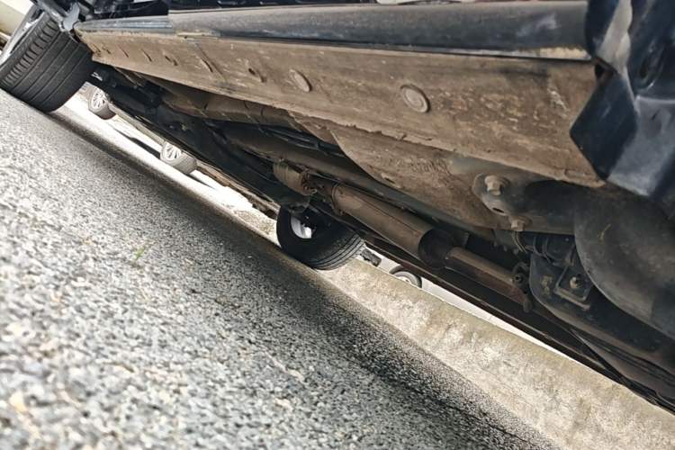 Used SOL QX 2021 300T DCT Prestige Smart Connectivity Version Left Side Sill