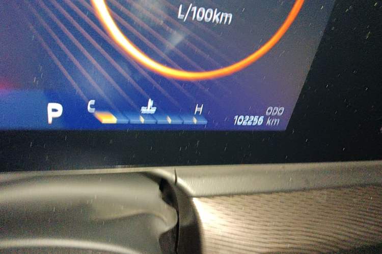 Used SOL QX 2021 300T DCT Prestige Smart Connectivity Version Odometer Close Up
