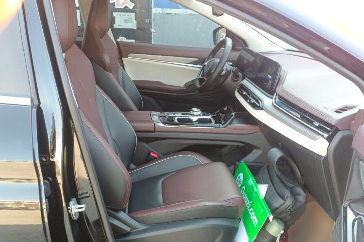 Used SOL QX 2021 300T DCT Prestige Smart Connectivity Version Right Front Seat