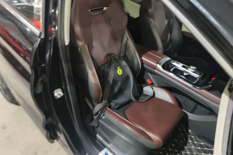 Used SOL QX 2021 300T DCT Deluxe Smart Connectivity Version Right Front Seat