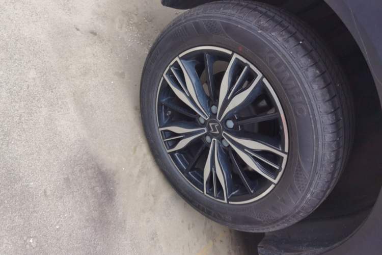 Used SOL QX 2021 300T DCT Deluxe Smart Connectivity Version Right Rear Wheel Hub