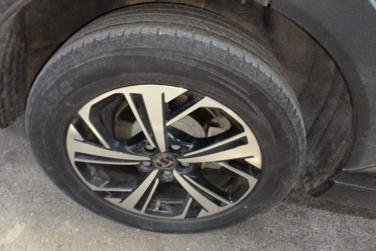 Used SOL QX 2021 300T DCT Luxury Smart Connectivity Version Right Rear Wheel Hub