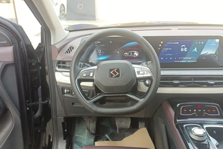 Used SOL QX 2021 300T DCT Prestige Smart Connectivity Version Steering Wheel
