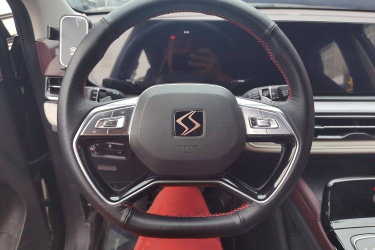 Used SOL QX 2021 300T DCT Deluxe Smart Connectivity Version Steering Wheel