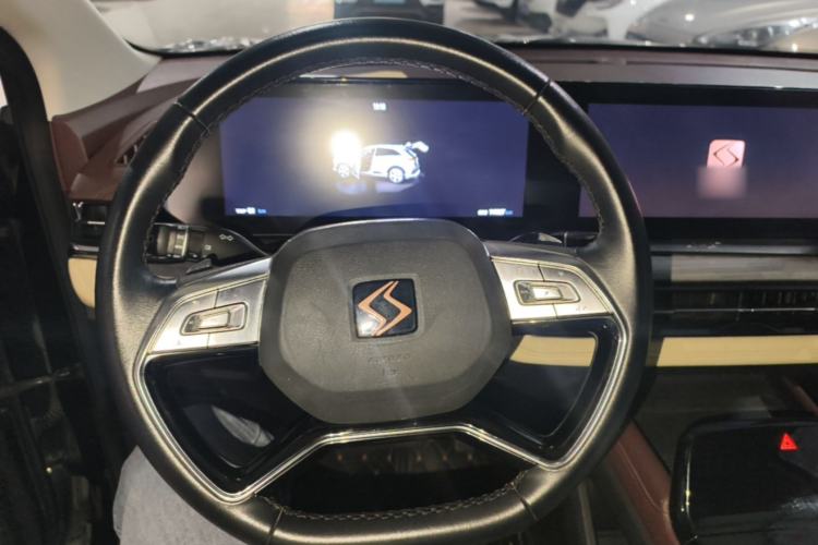 Used SOL QX 2021 300T DCT Deluxe Smart Connectivity Version Steering Wheel