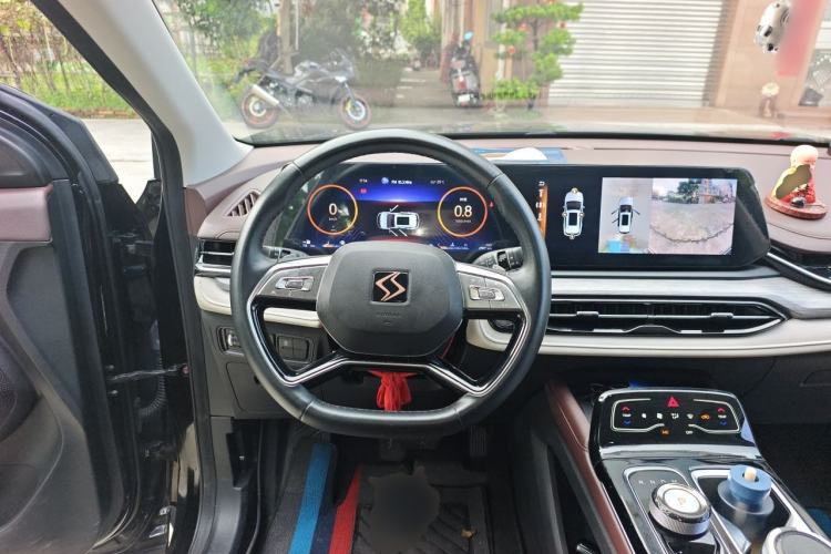 Used SOL QX 2021 300T DCT Deluxe Smart Connectivity Version Steering Wheel