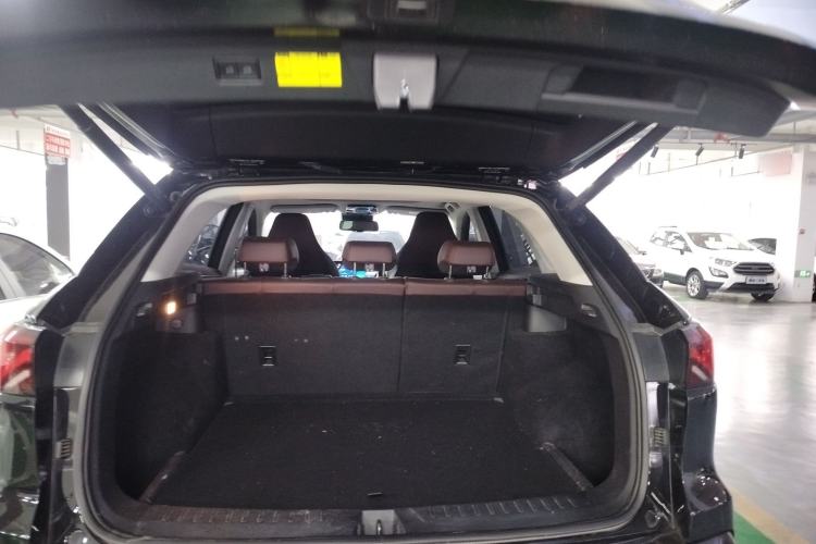 Used SOL QX 2021 300T DCT Prestige Smart Connectivity Version Trunk