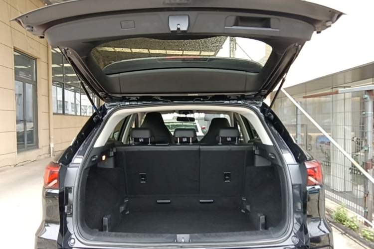 Used SOL QX 2021 300T DCT Prestige Smart Connectivity Version Trunk