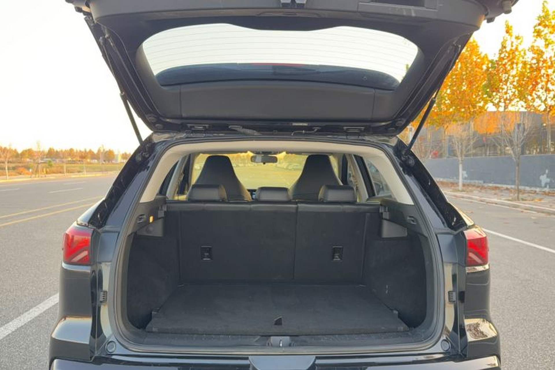 Used SOL QX 2021 300T DCT Prestige Smart Connectivity Version Trunk