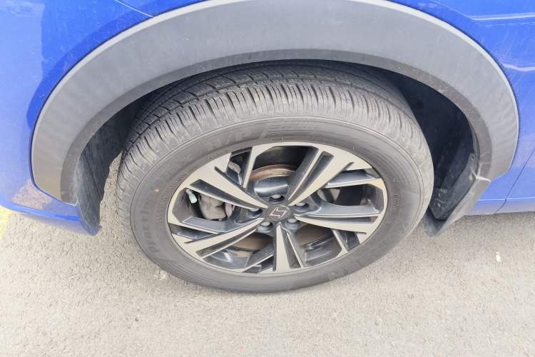 Used SOL QX 2021 300T DCT Prestige Smart Connectivity Version Exterior 4
