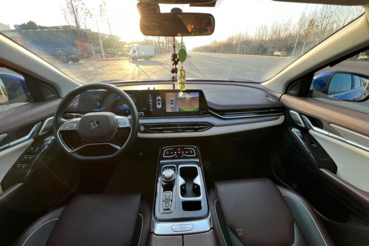 Used SOL QX 2021 300T DCT Chasing Light Edition Interior 5